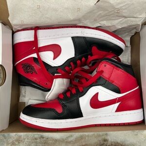 Women’s Air Jordan Mid